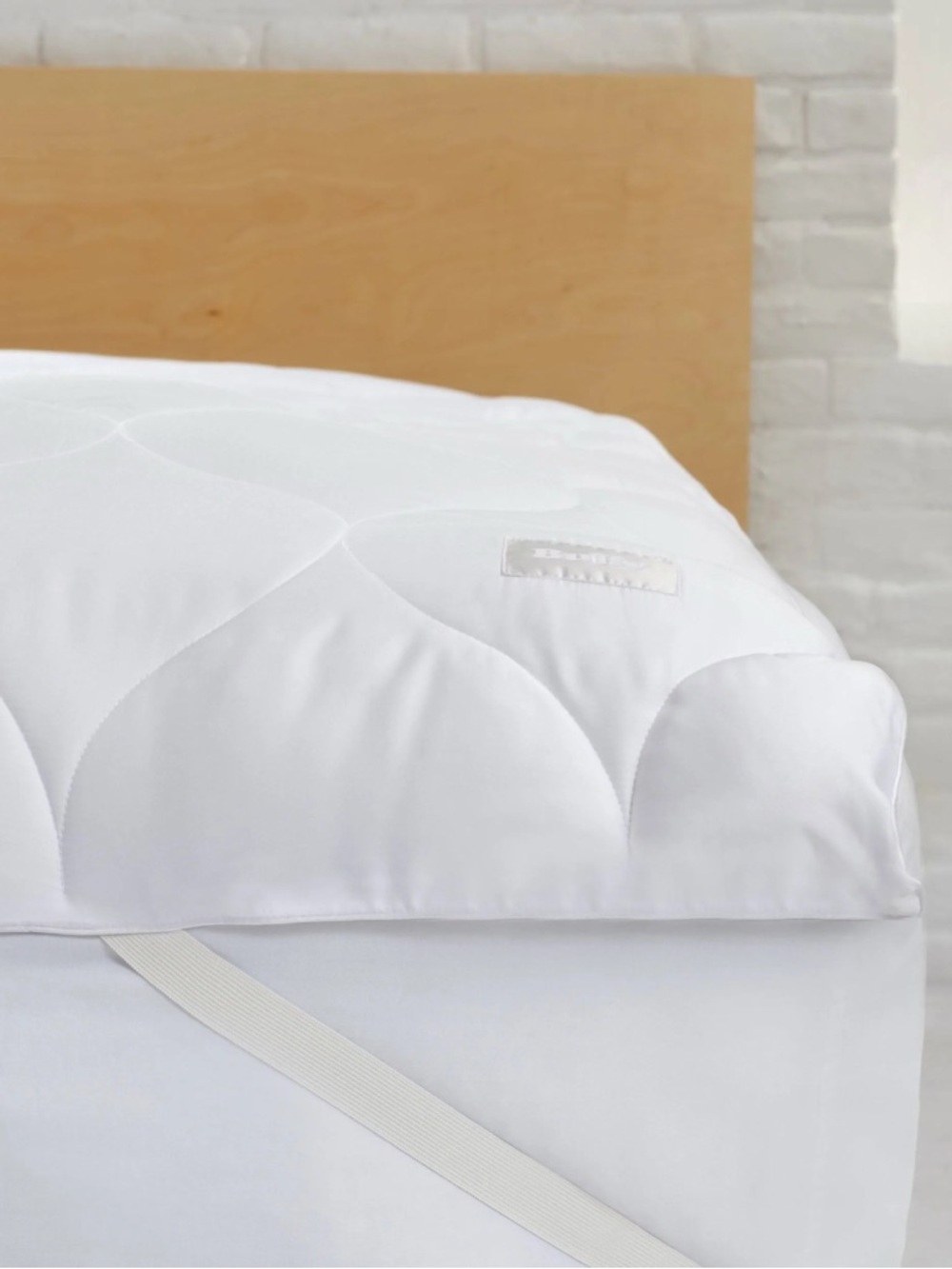 NEW Buffy Plushy Mattress Protector Full White Topper Pad Quilted Eucalyptus